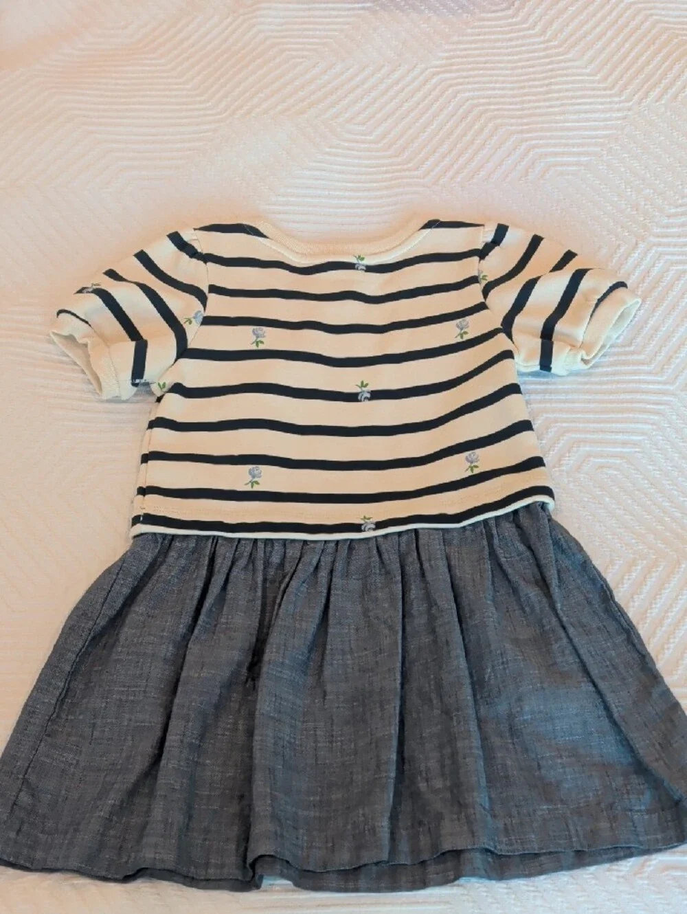 GAP striped cream
